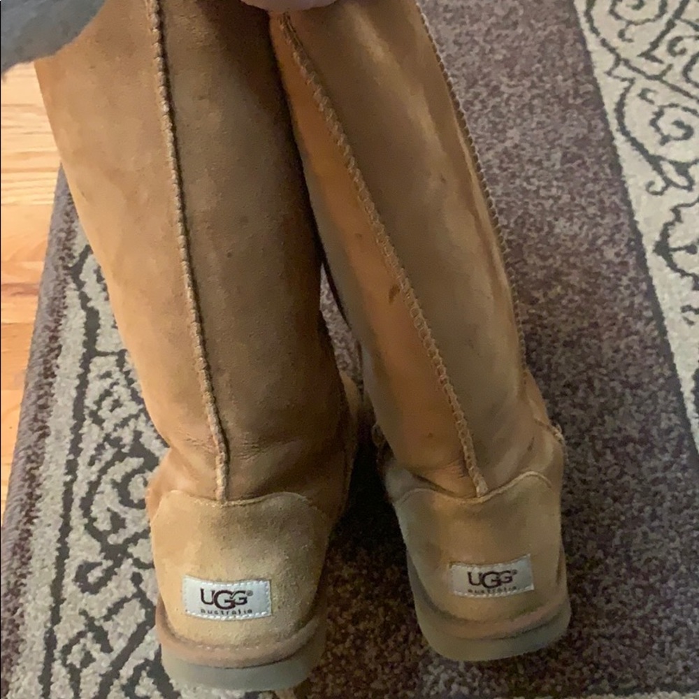 Uggs - Picture 2 of 7